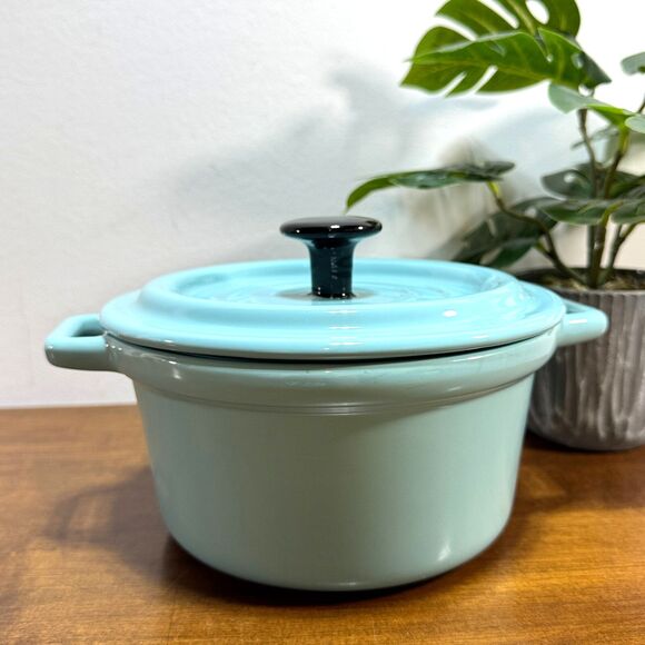 Caribbean Blue Casserole Pan with Lid Stoneware 3.5" Tall by 7.5" wide